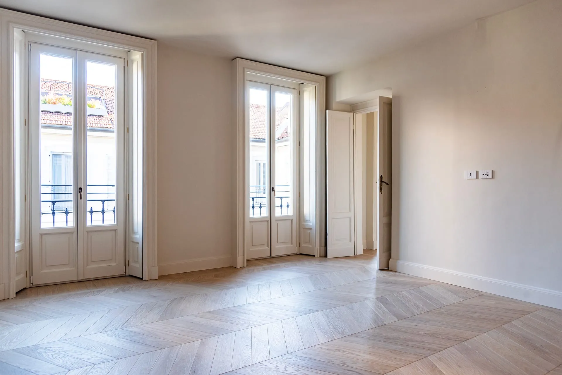 Impeccable Renovated Penthouse in a Prestigious Setting