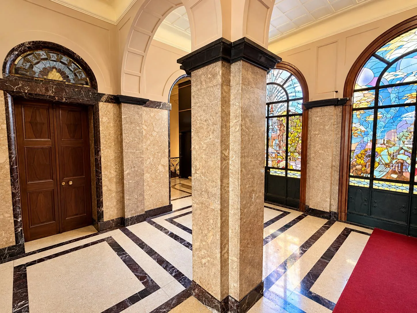 Bilocale di 130 mq in palazzo d'epoca interamente ristrutturato
— foto 1 di 13